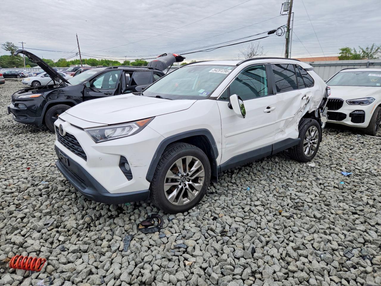 Salvage Toyota RAV4 Image