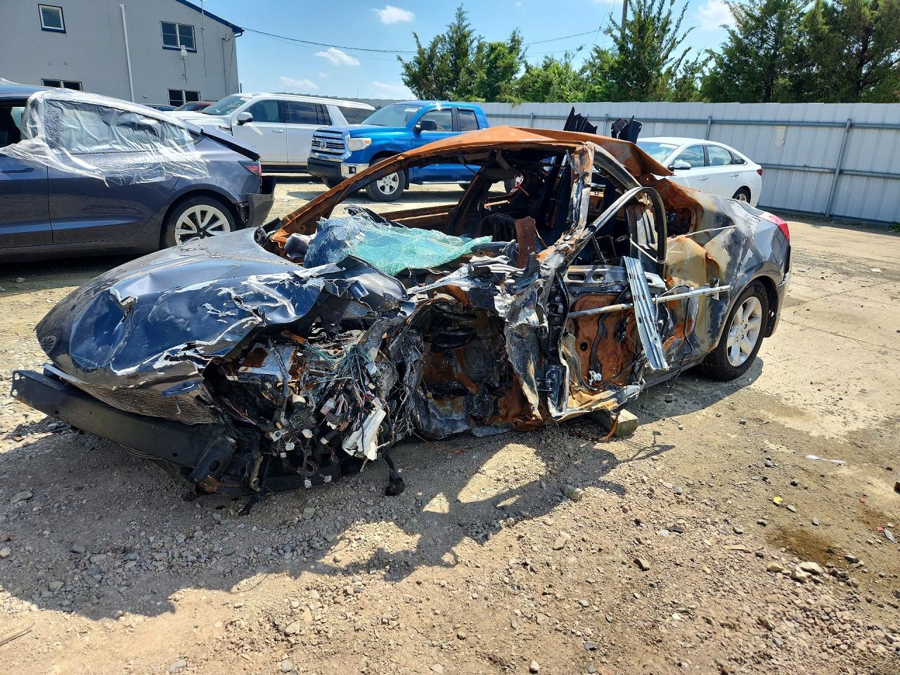 Salvage Nissan Altima Image