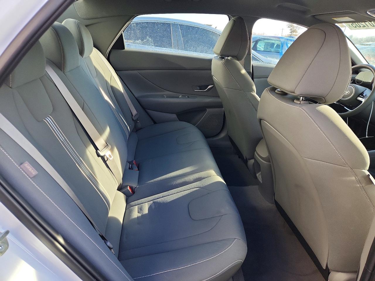 Hyundai ELANTRA Sel