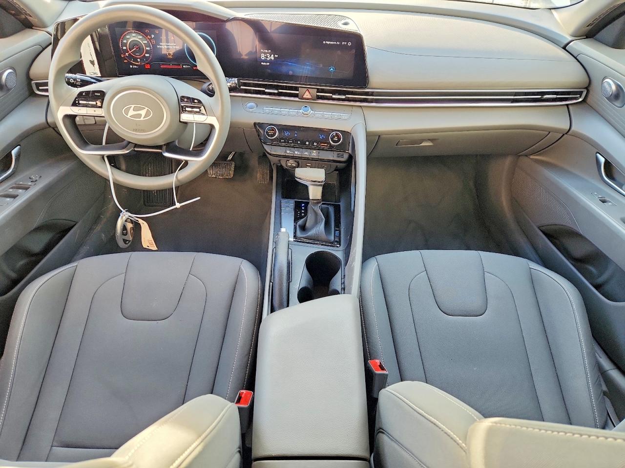 Hyundai ELANTRA Sel