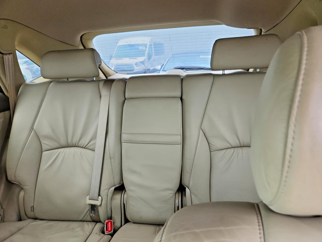 Lexus RX Base