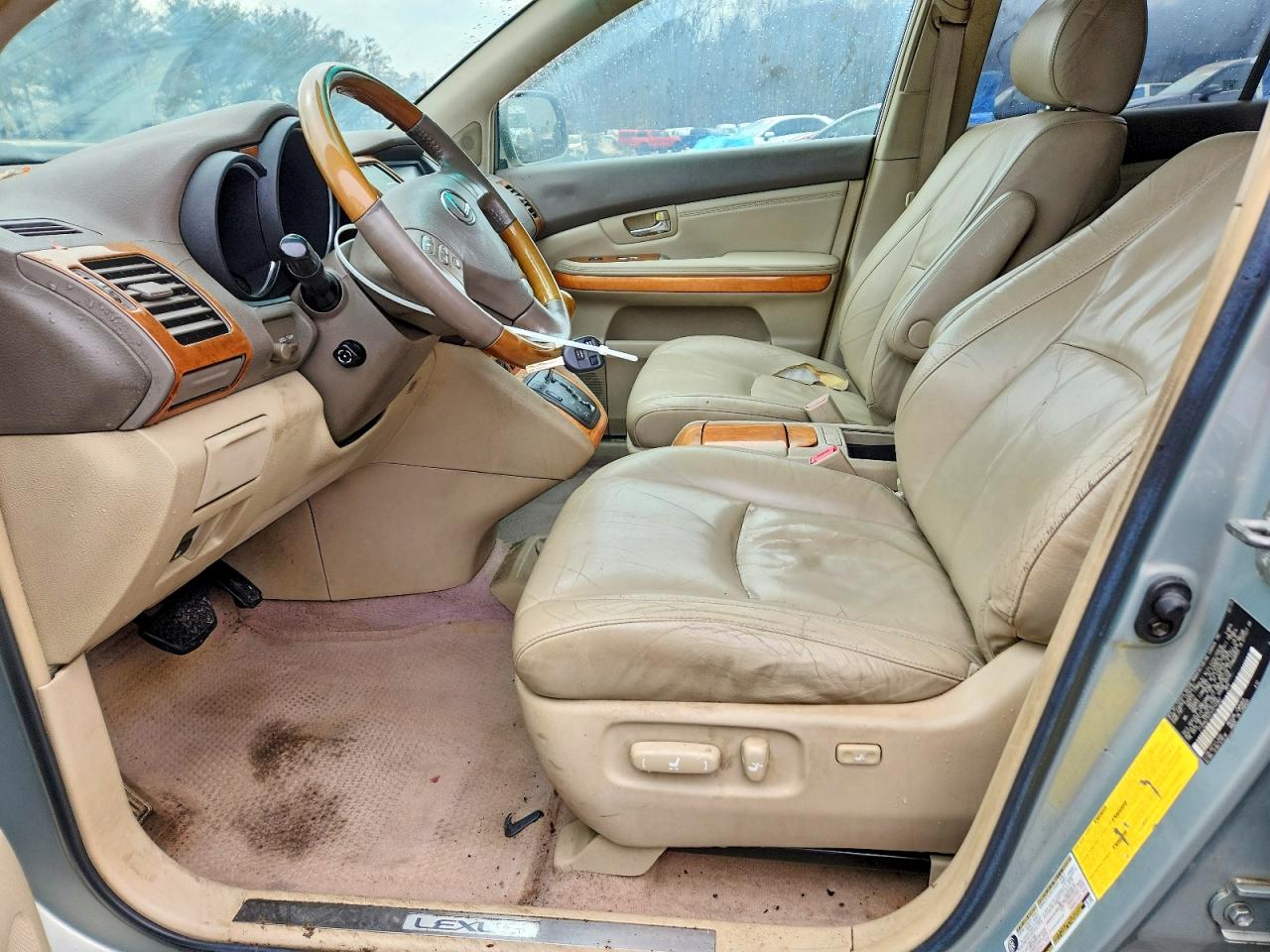 Lexus RX Base