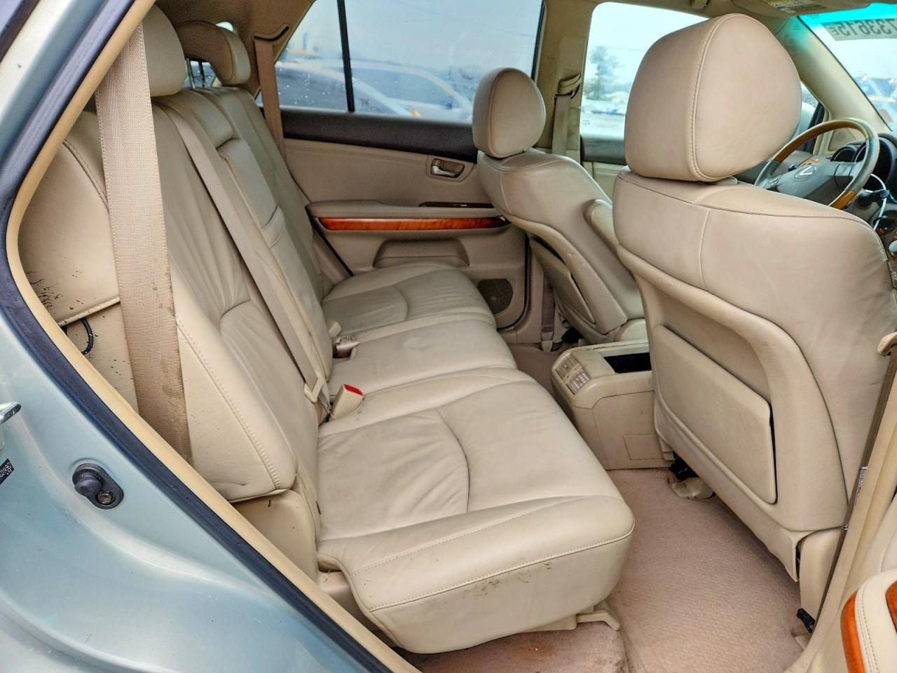 Lexus RX Base