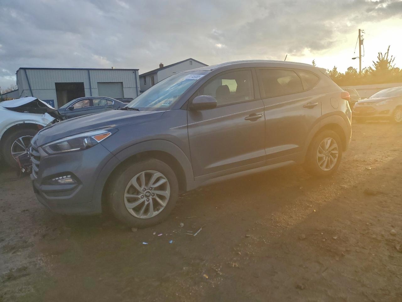 Salvage Hyundai TUCSON Image
