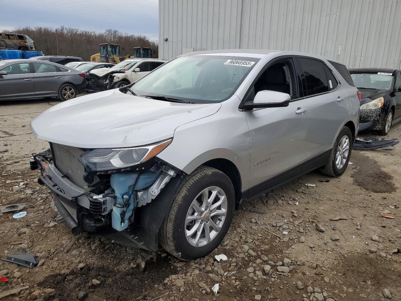 Salvage Chevrolet Equinox Image