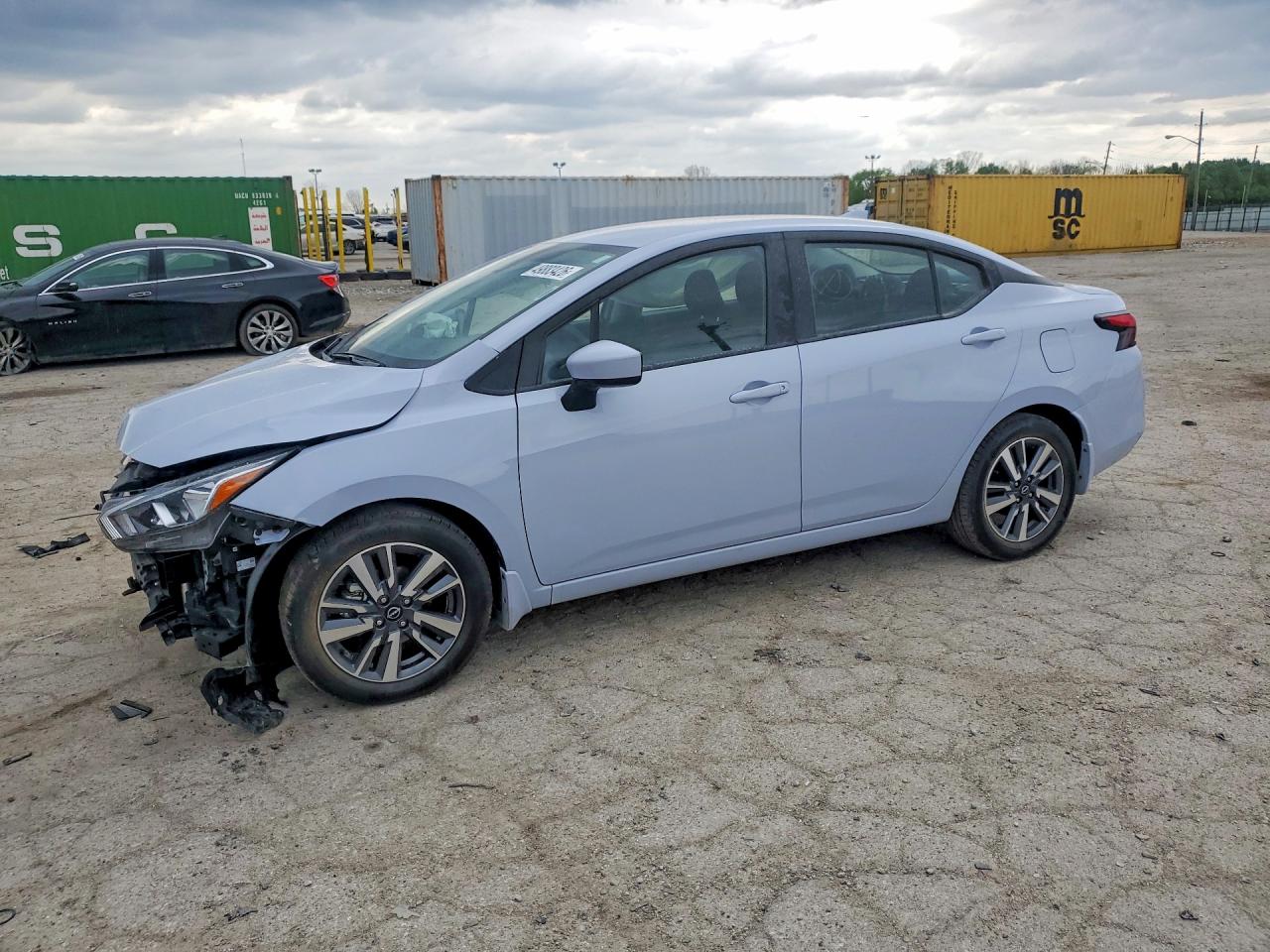 Salvage Nissan Versa Image