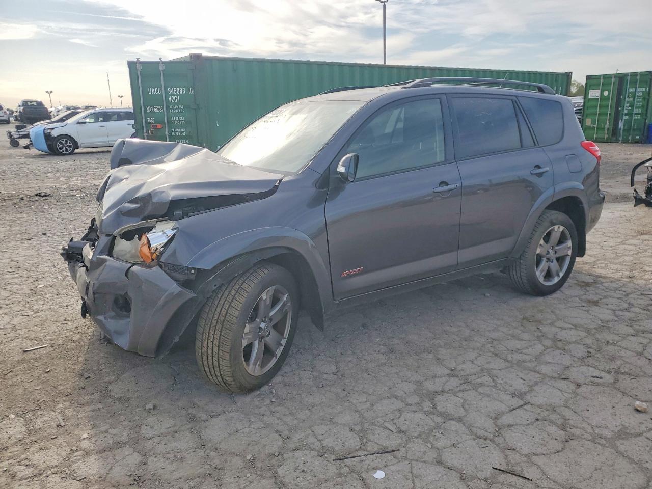 Salvage Toyota RAV4 Image