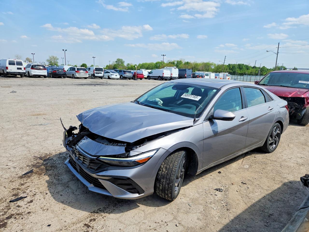 Salvage Hyundai ELANTRA Image