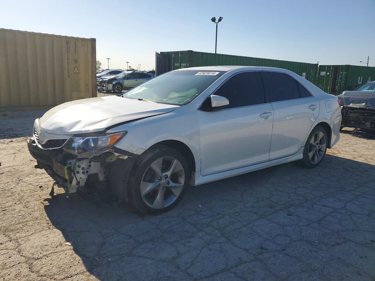 Salvage Toyota Camry Image