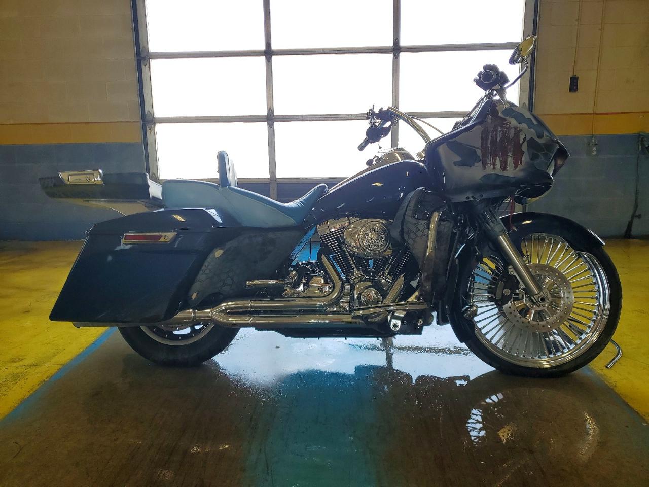 Salvage Harley-Davidson Fl Image