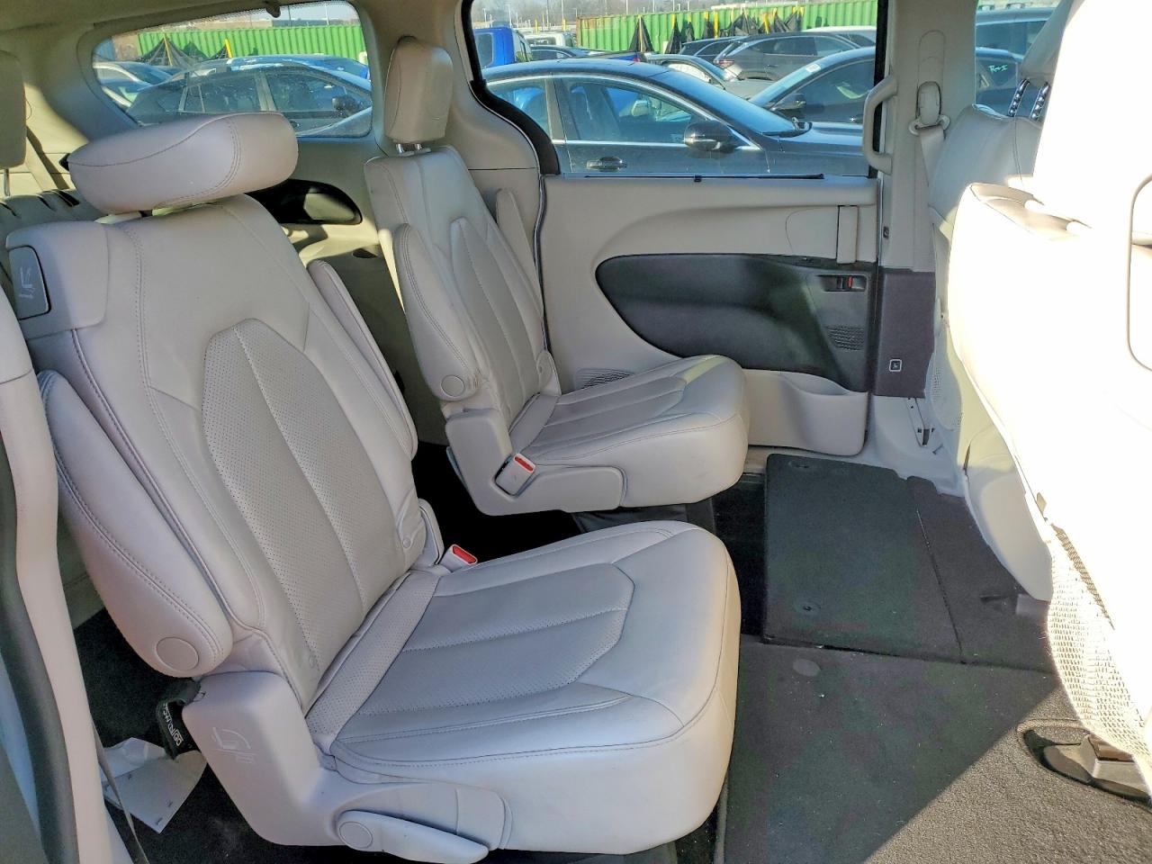 Chrysler Minivan Lxi