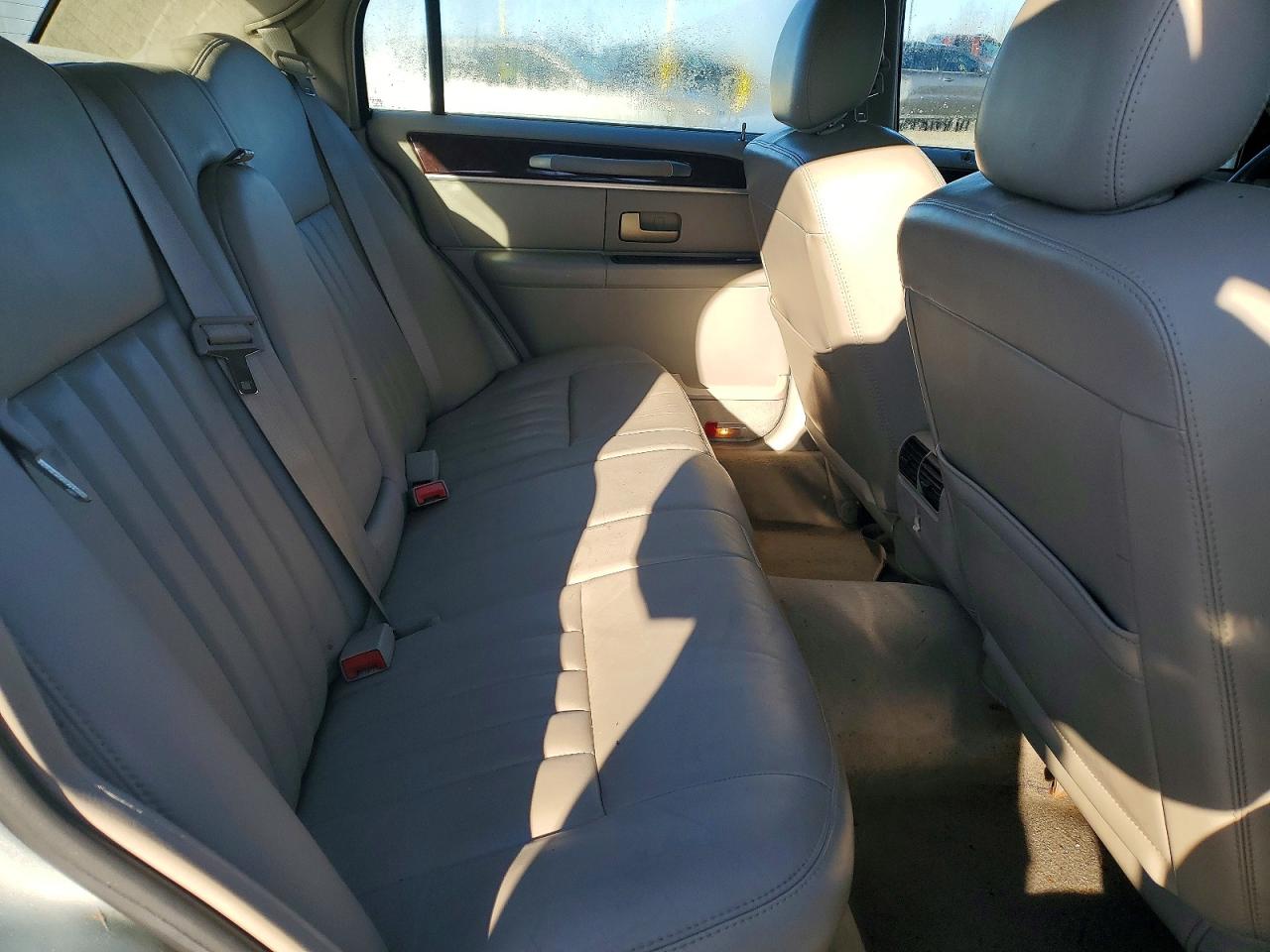 Lincoln Towncar Signature