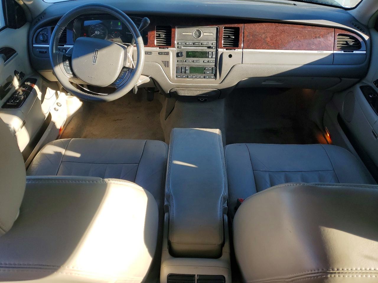 Lincoln Towncar Signature