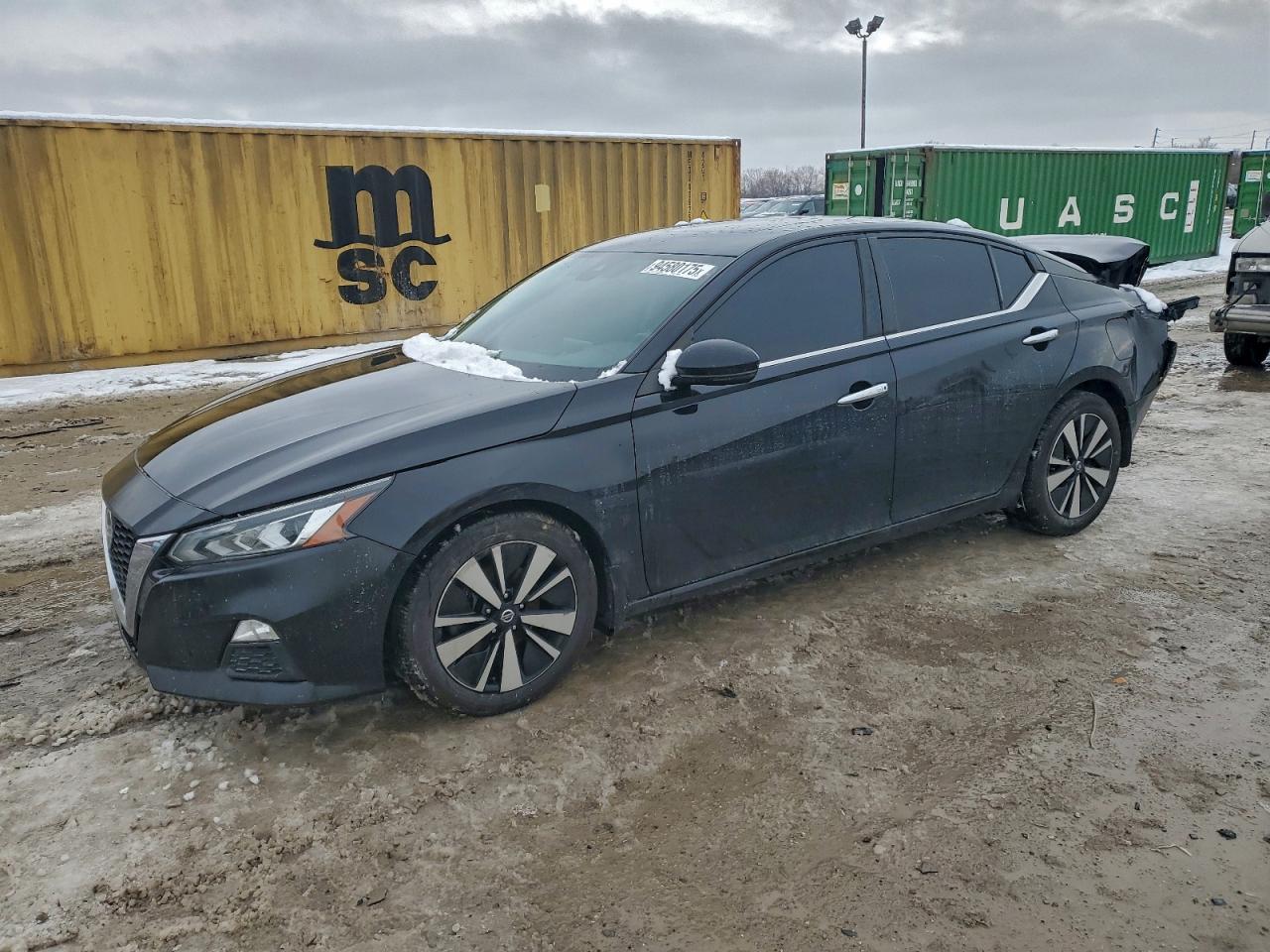 Salvage Nissan Altima Image