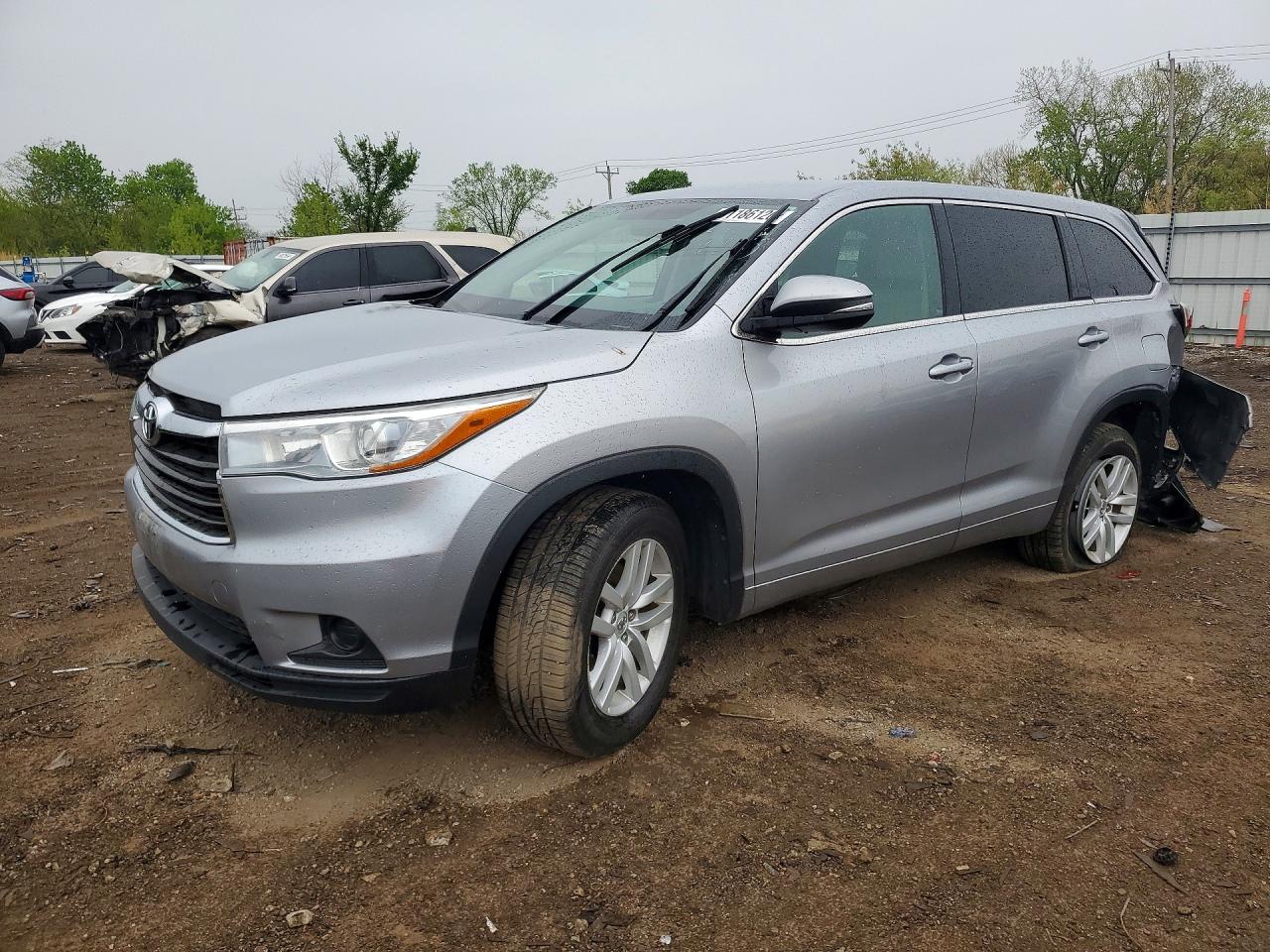 Salvage Toyota Highlander Image