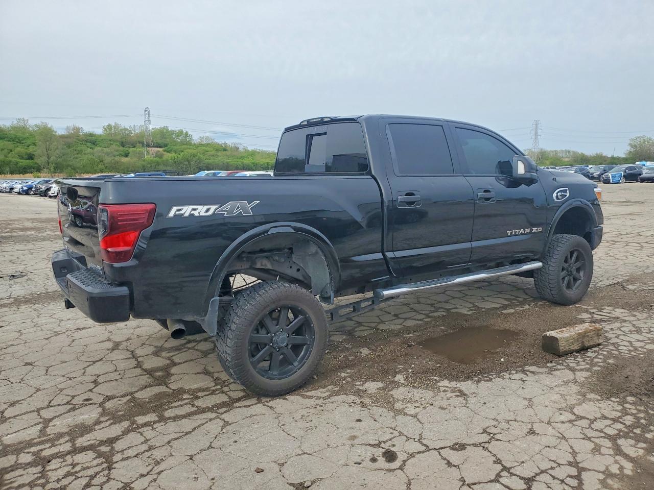 Nissan Titan Pro-4x