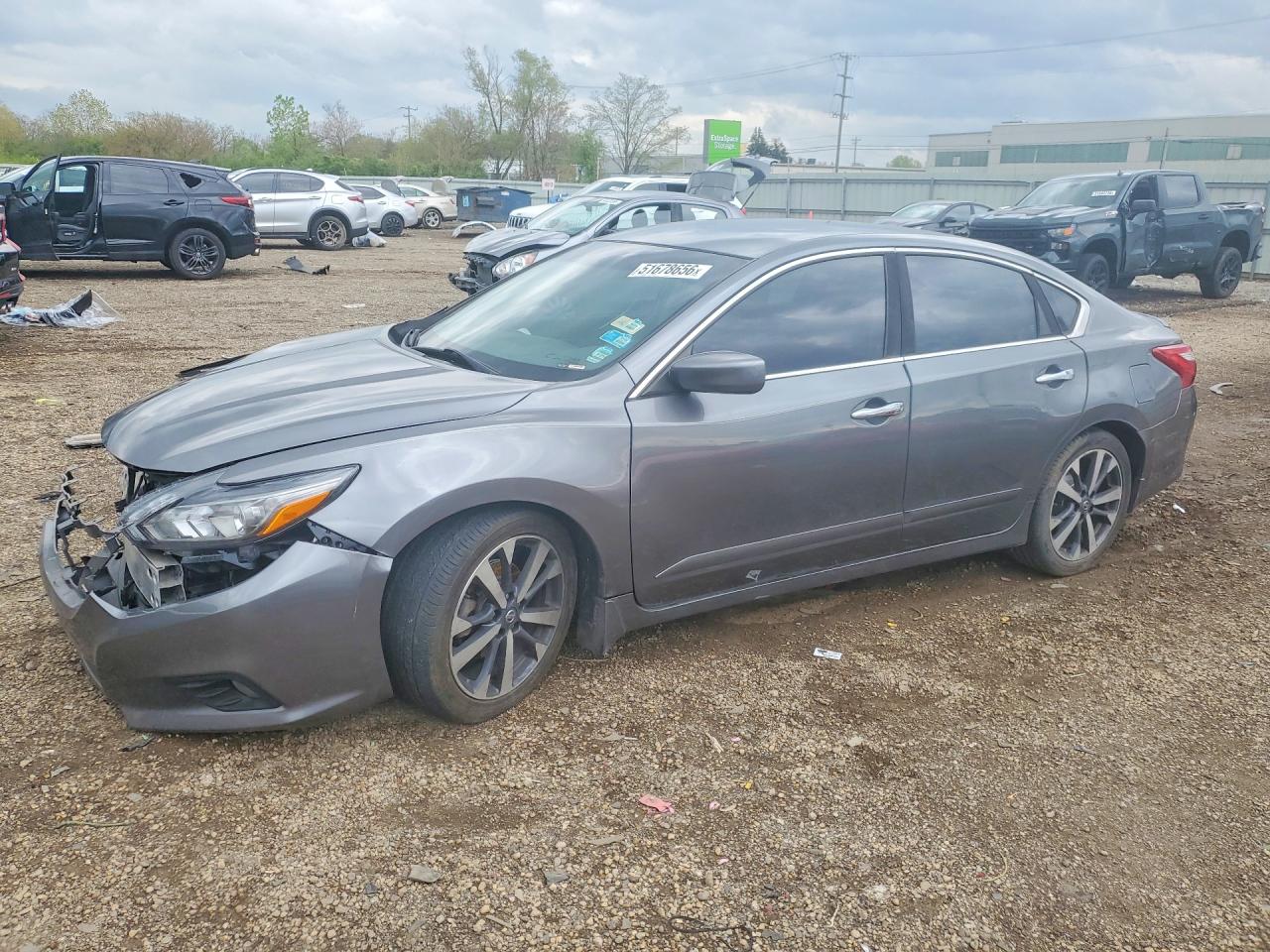 Salvage Nissan Altima Image