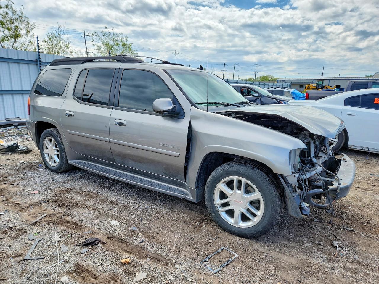 GMC Envoy Denali Xl