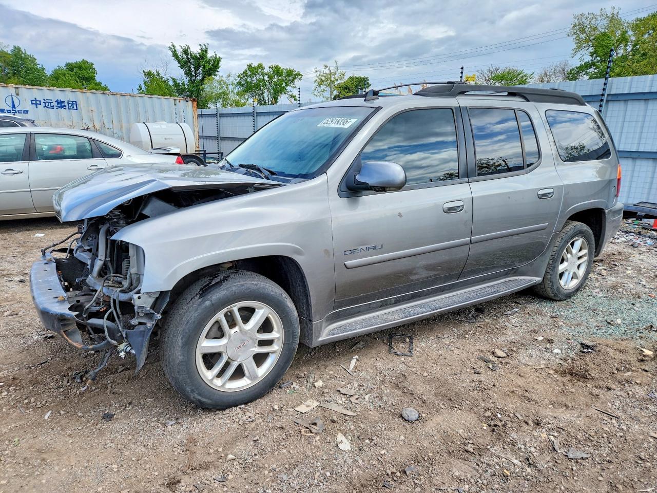 Salvage GMC Envoy Image