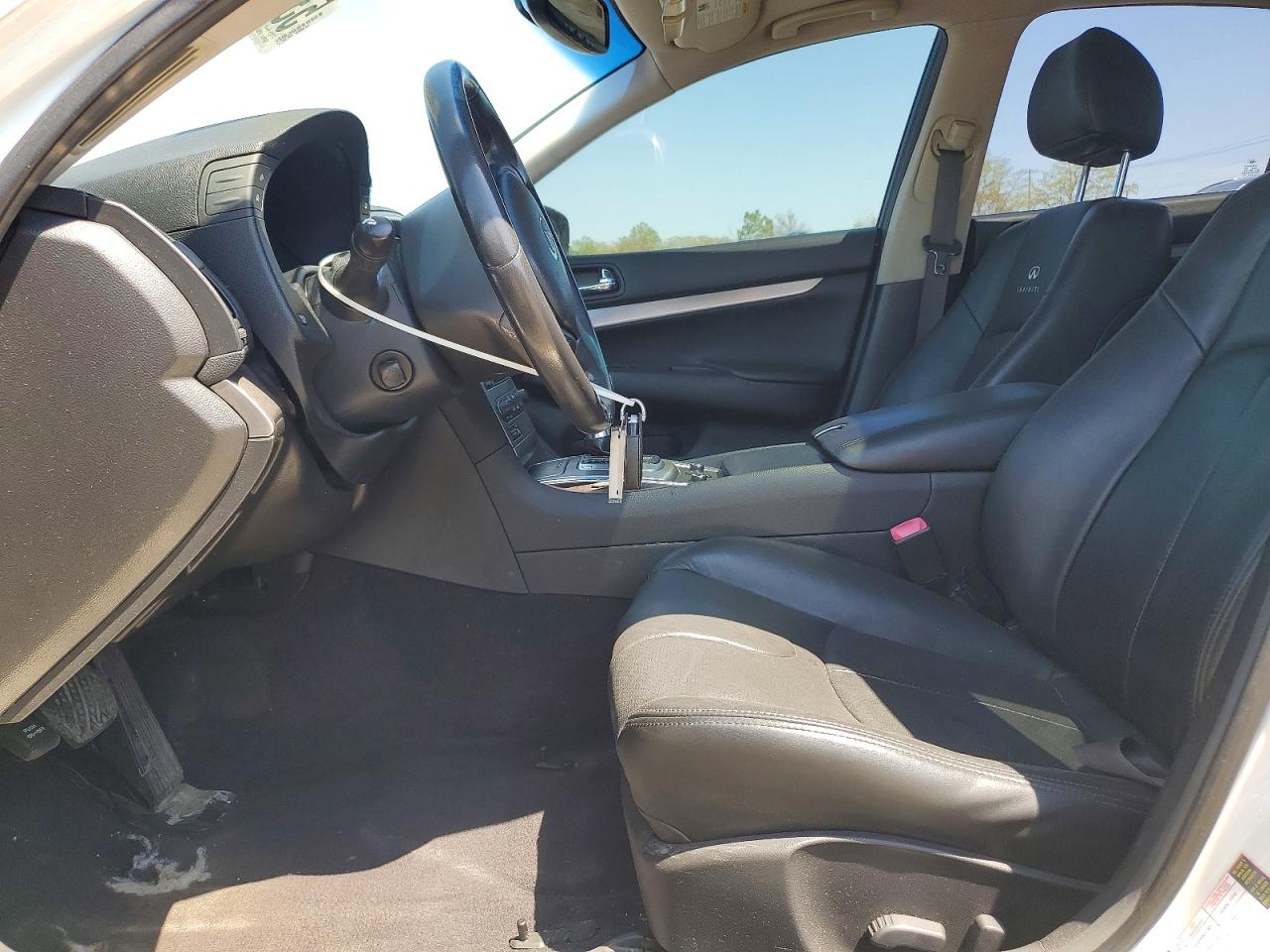 INFINITI G37 X