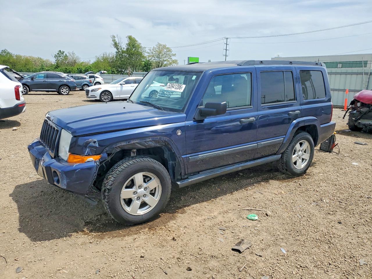 Salvage Jeep Commander Image
