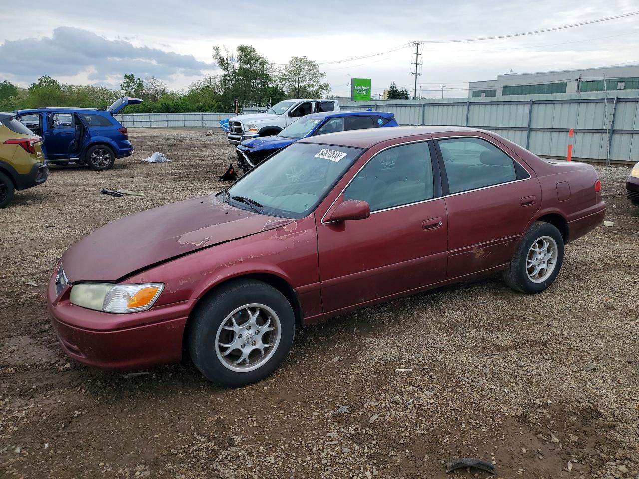 Salvage Toyota Camry Image