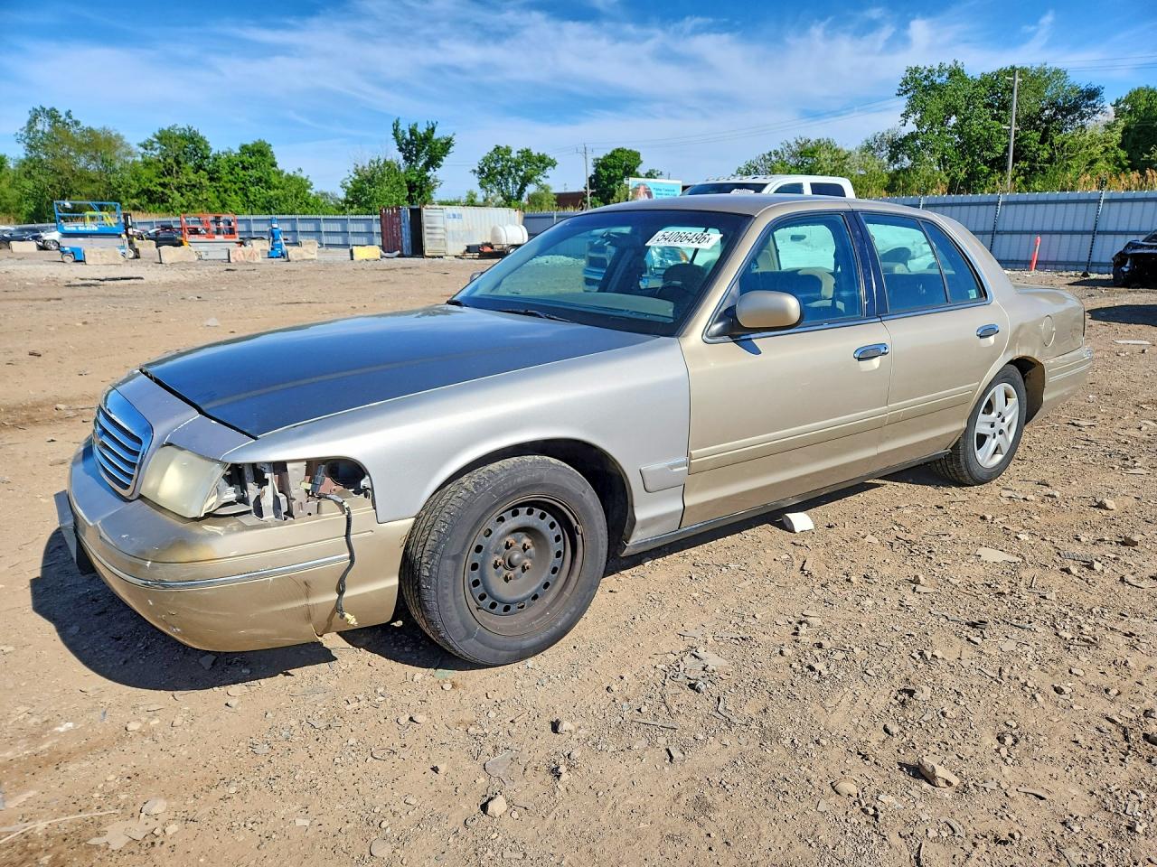 Salvage Ford Crown Vic Image