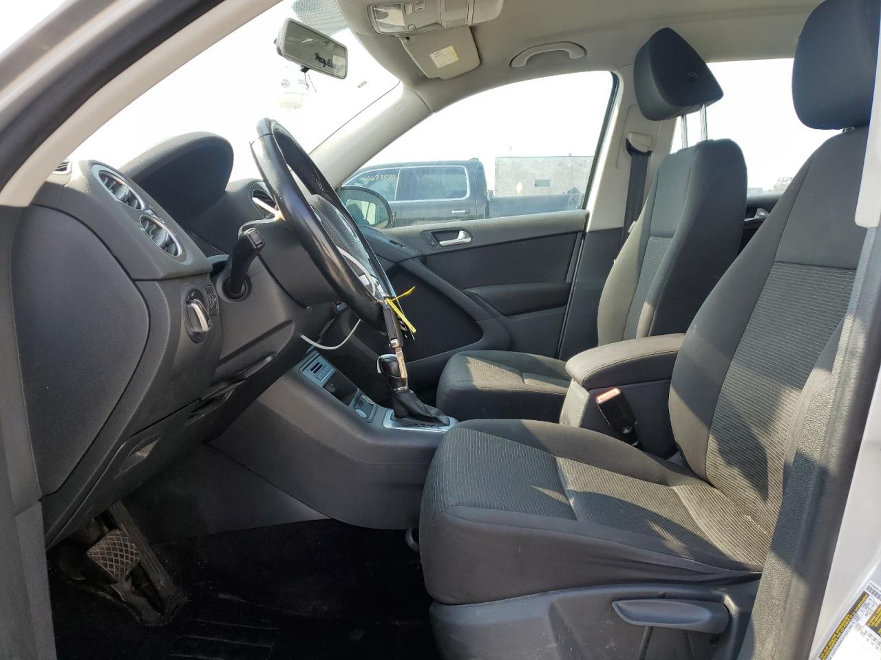 Volkswagen Tiguan S
