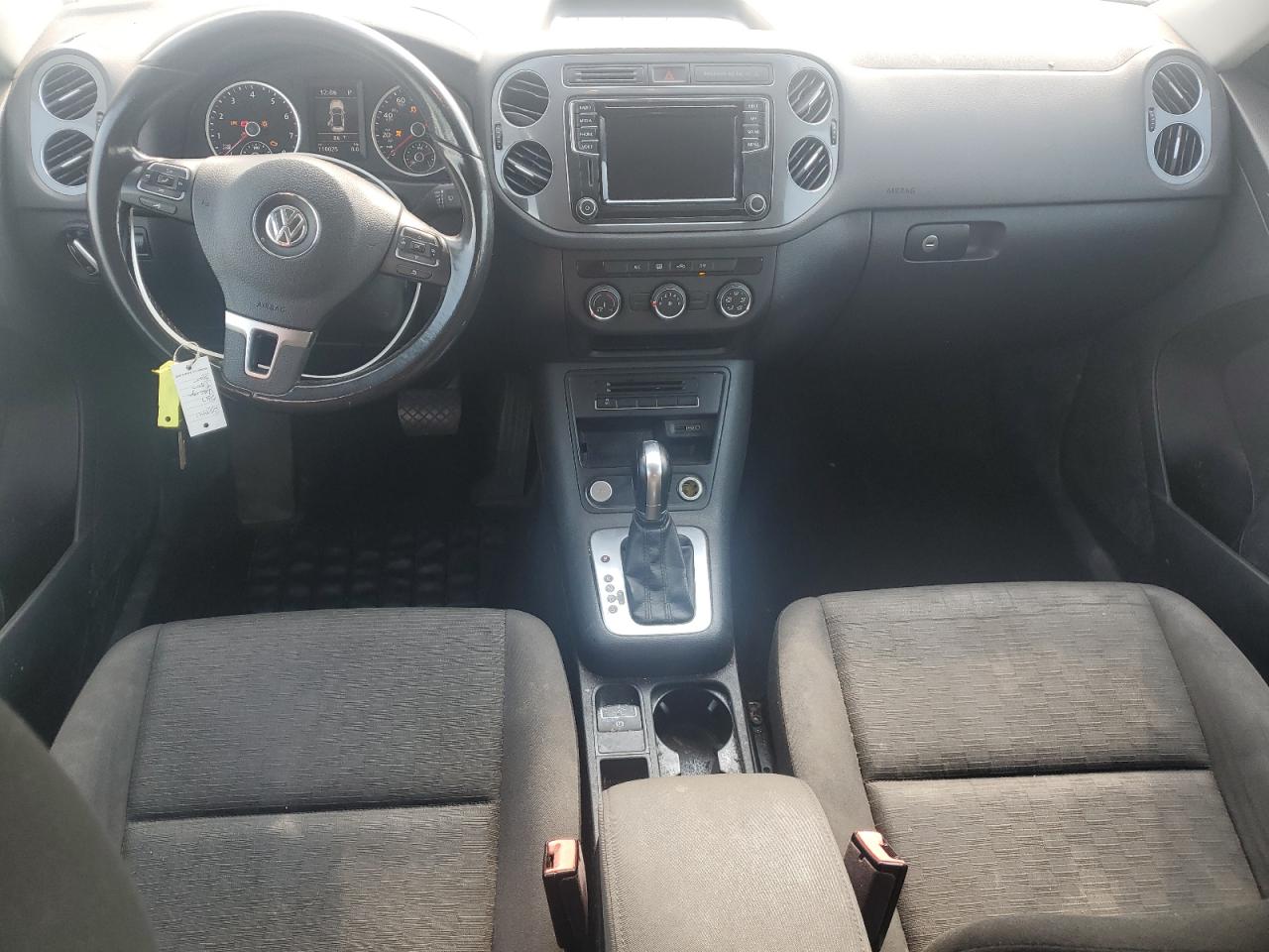 Volkswagen Tiguan S