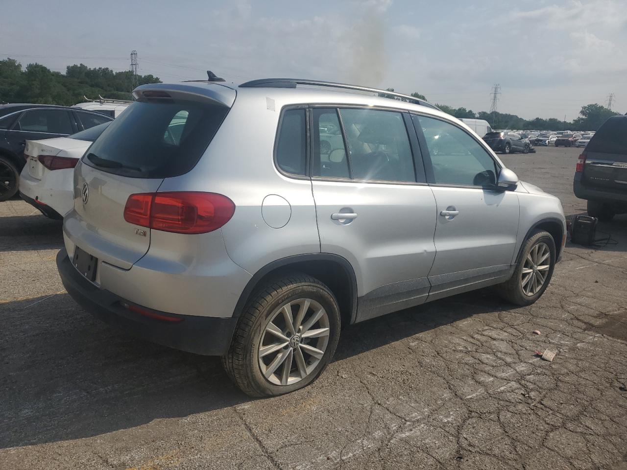 Volkswagen Tiguan S