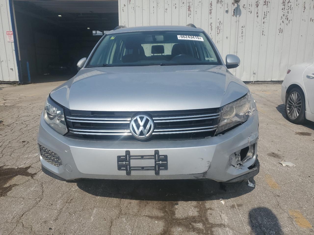 Volkswagen Tiguan S