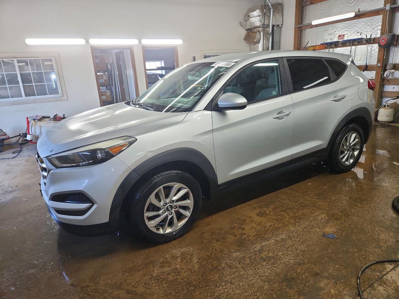 Salvage Hyundai TUCSON Image