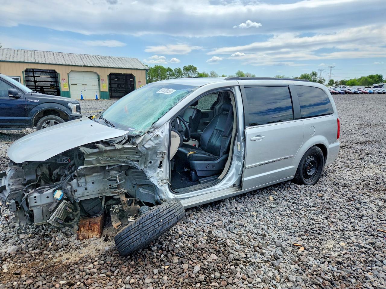 Salvage Chrysler Minivan Image