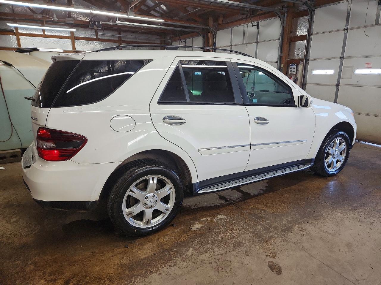 Mercedes-Benz M-Class 350