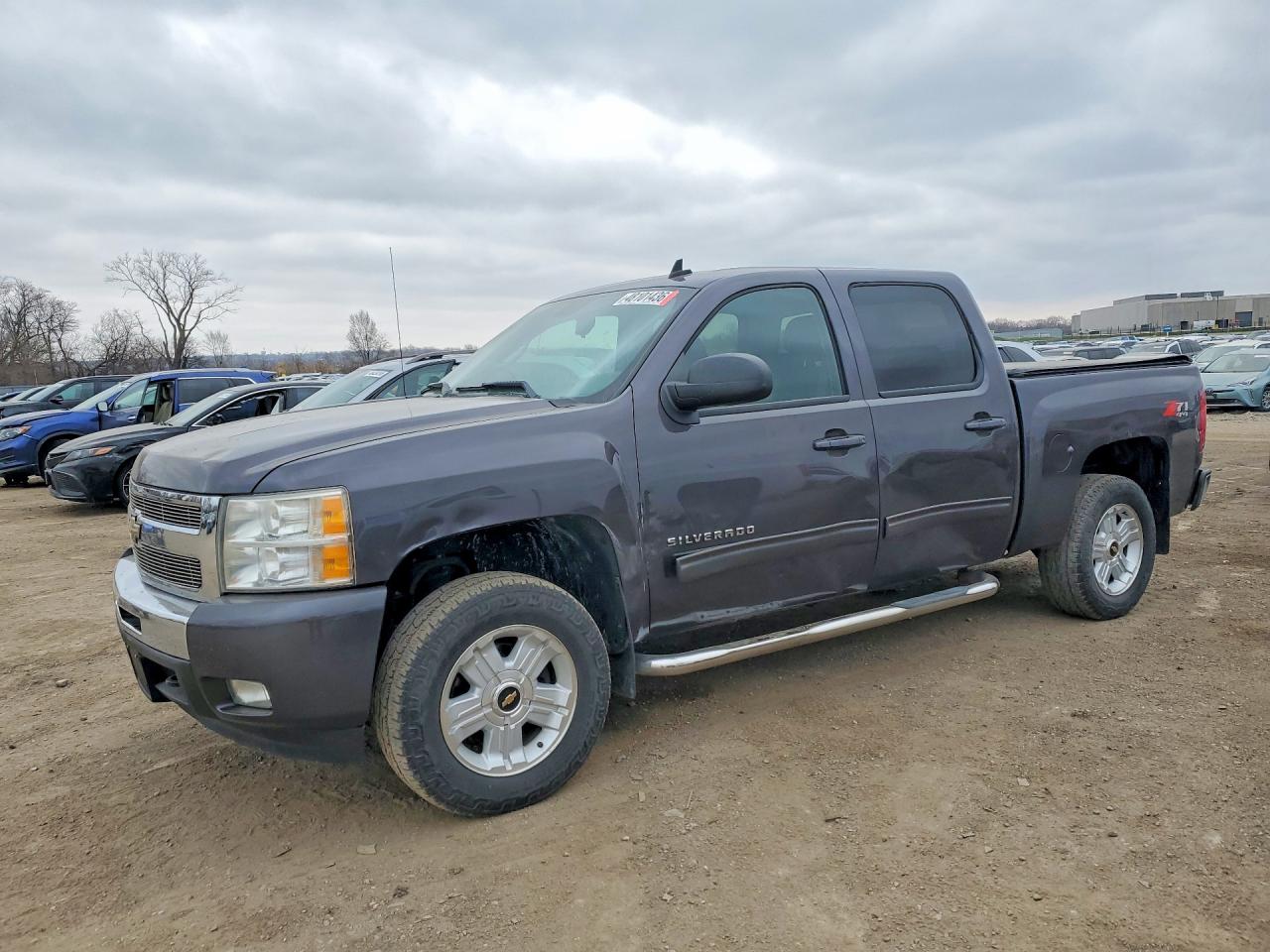 Salvage Chevrolet Silverado Image