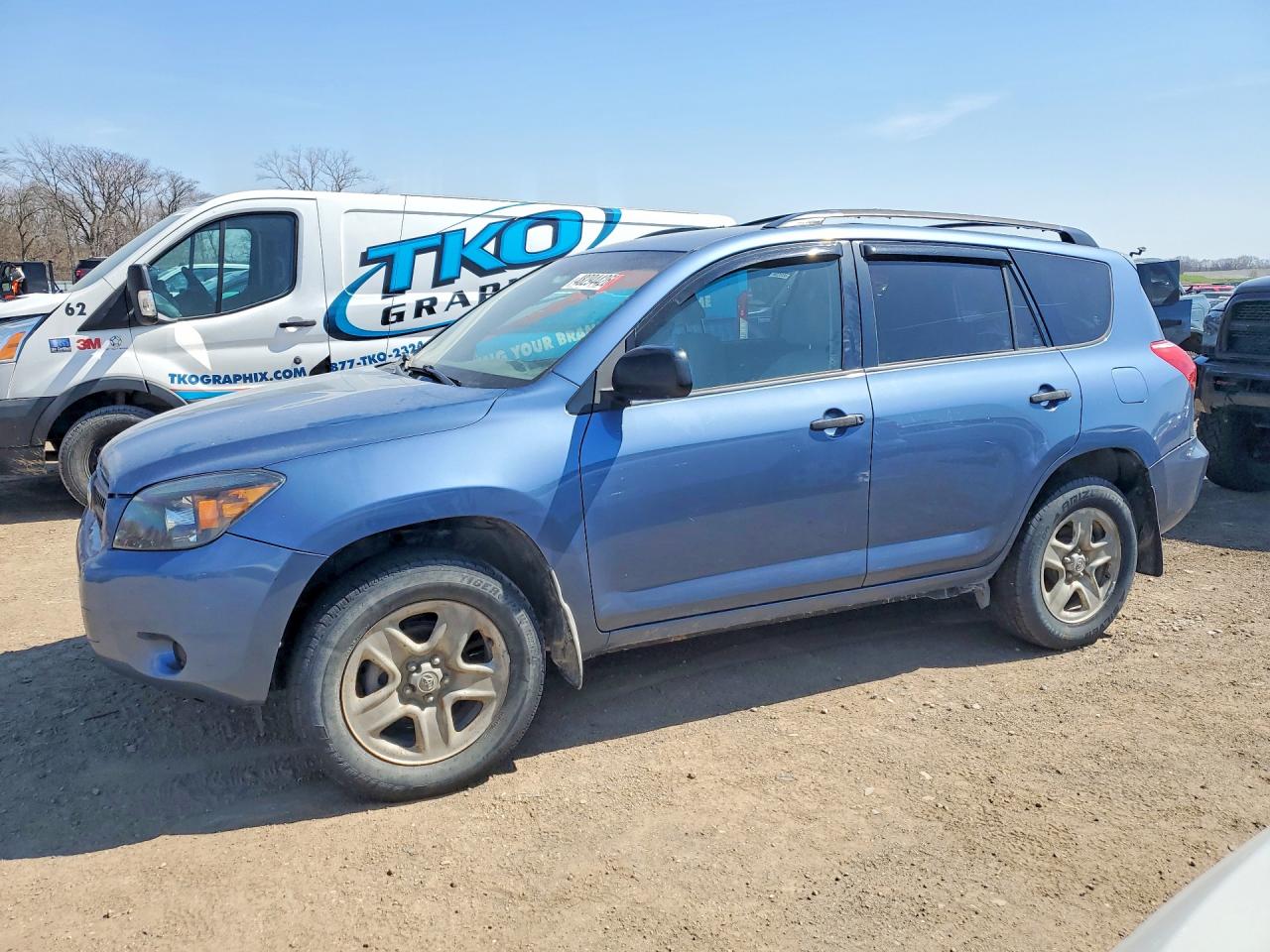 Salvage Toyota RAV4 Image
