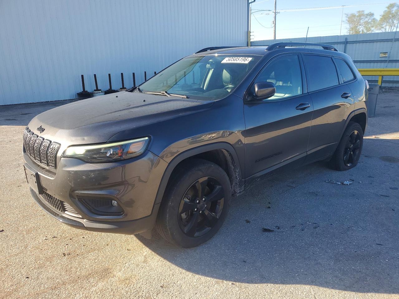 Salvage Jeep Grand Cherokee Image