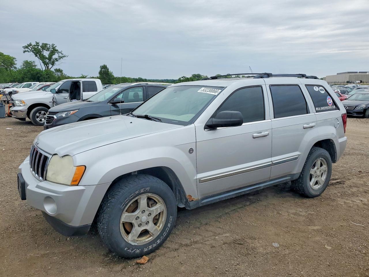 Salvage Jeep Grand Cherokee Image