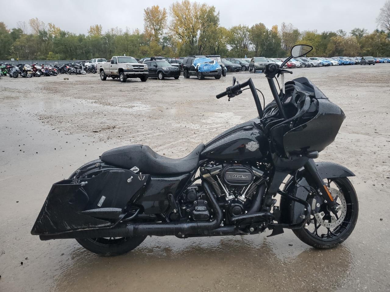 Salvage Harley-Davidson Fl Image