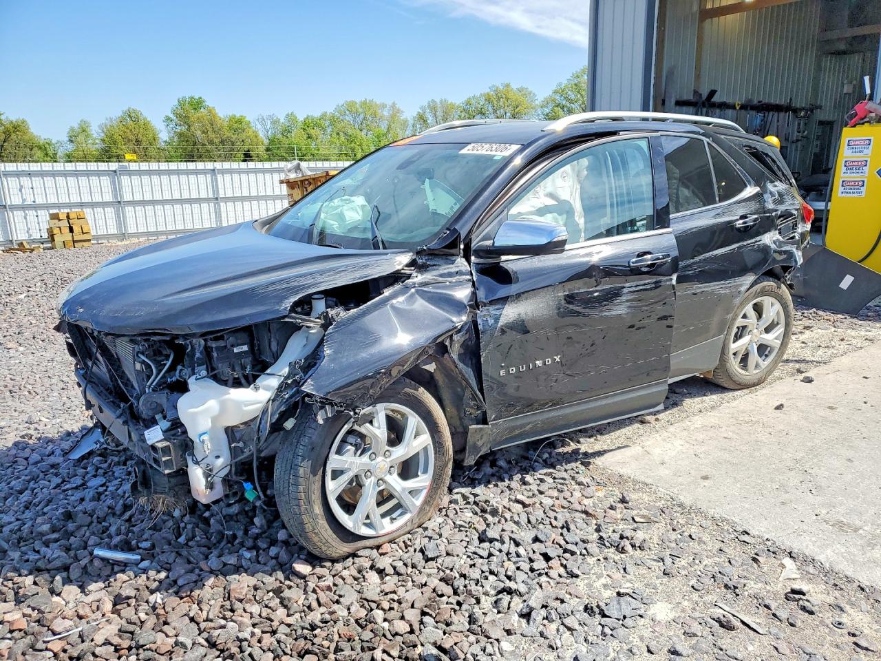 Salvage Chevrolet Equinox Image