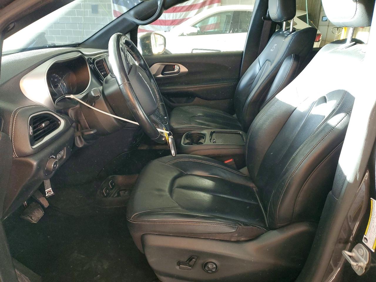 Chrysler Pacifica Touring L