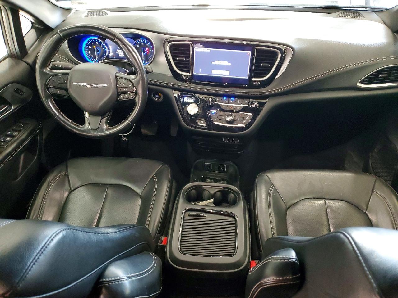 Chrysler Pacifica Touring L