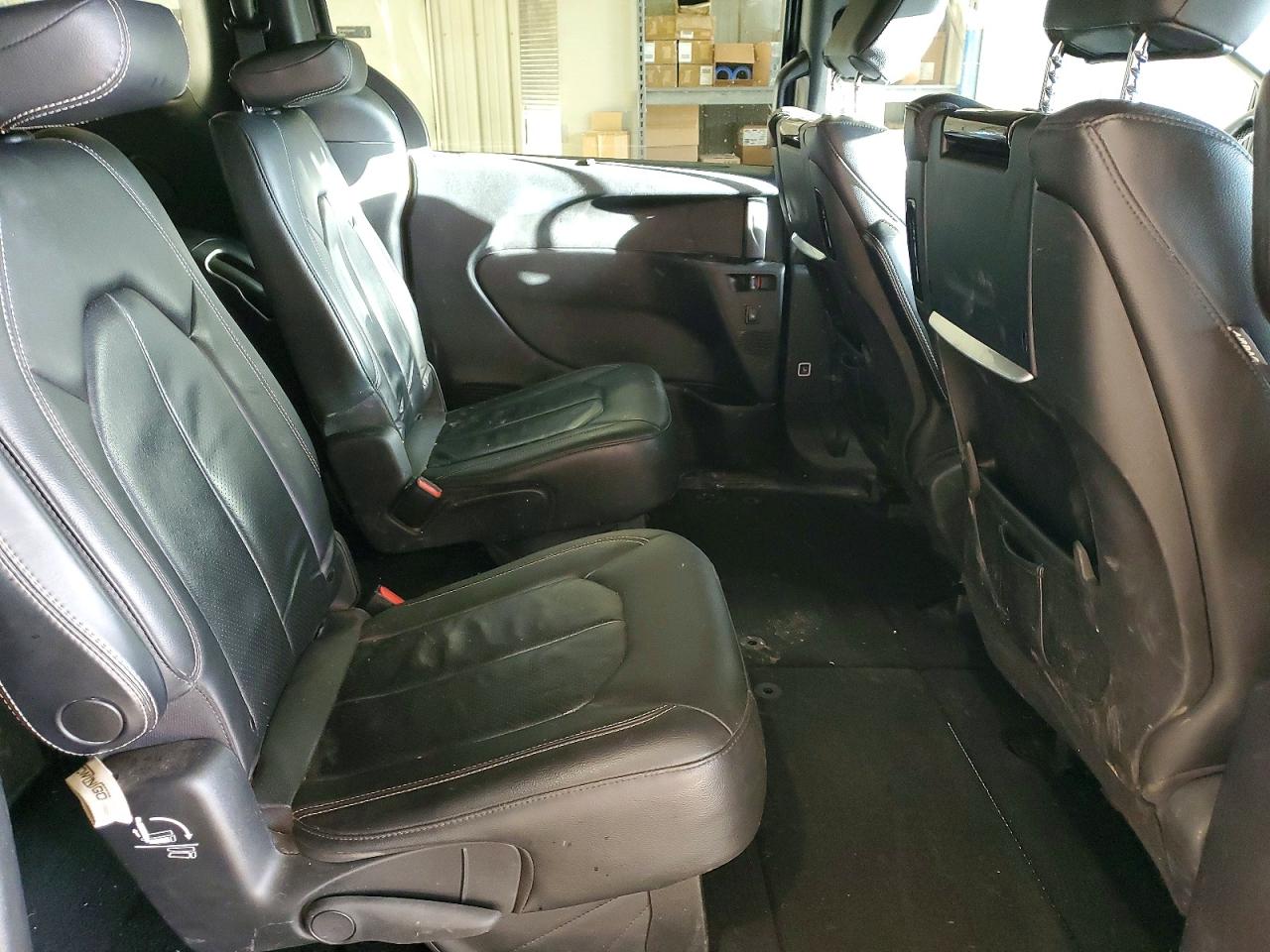 Chrysler Pacifica Touring L