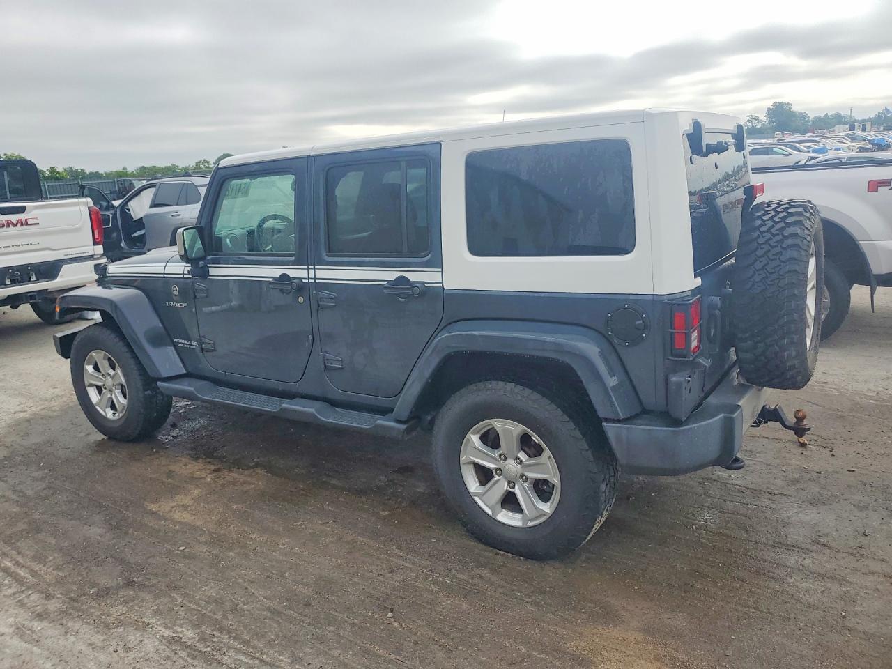 Jeep Wrangler Sahara