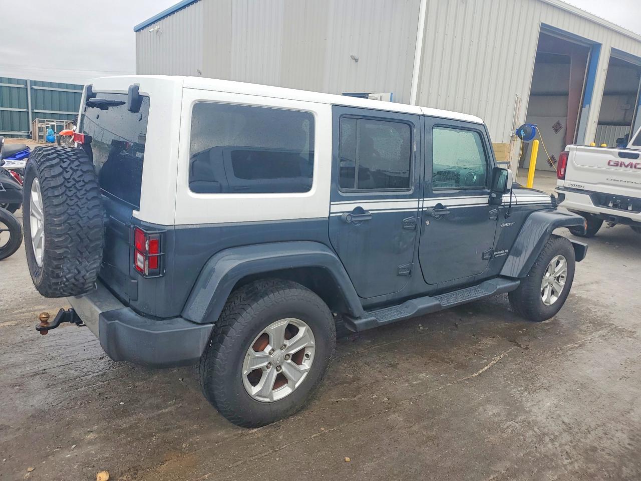 Jeep Wrangler Sahara