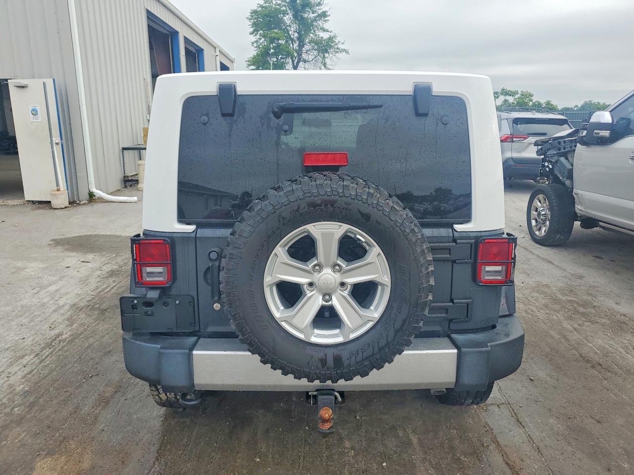 Jeep Wrangler Sahara