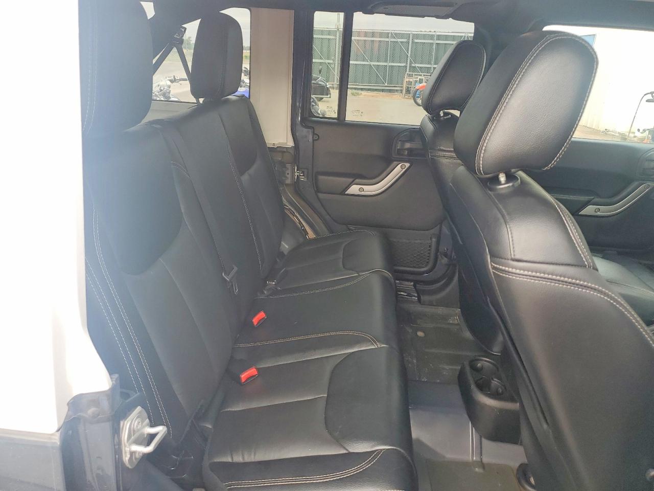 Jeep Wrangler Sahara