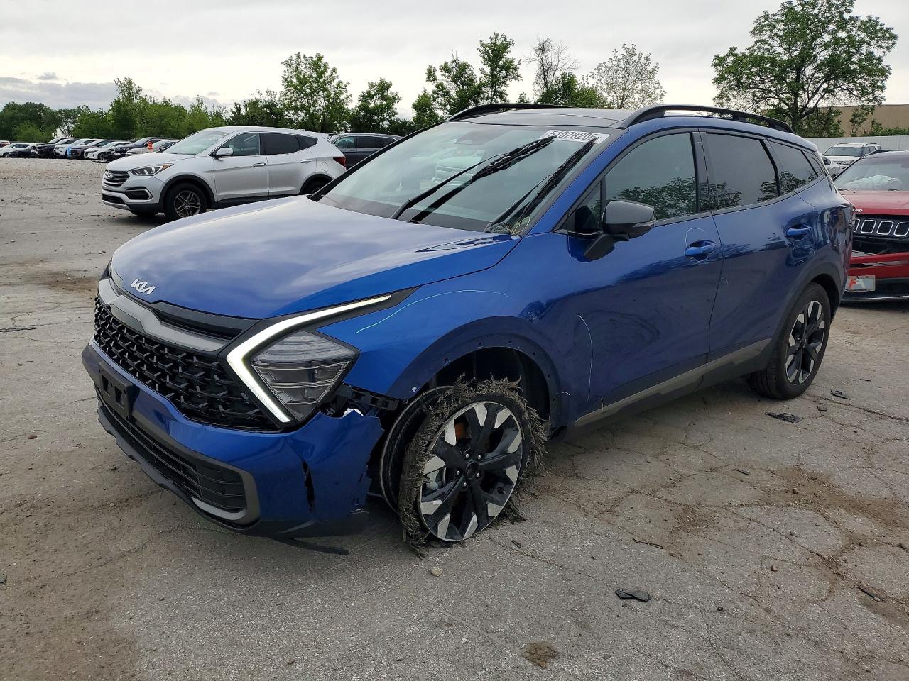 Salvage Kia Sportage Image