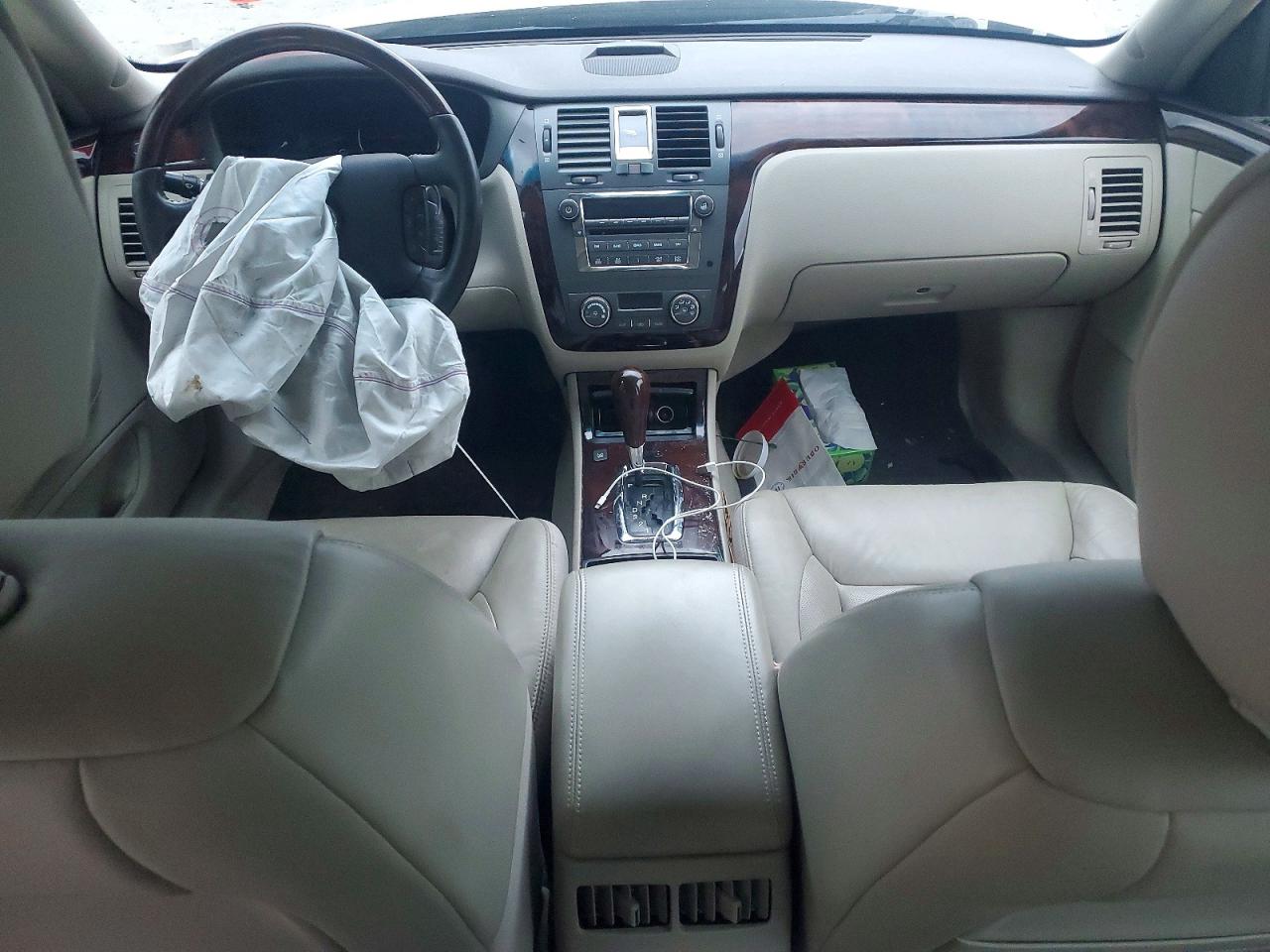 Cadillac DTS Luxury Collection