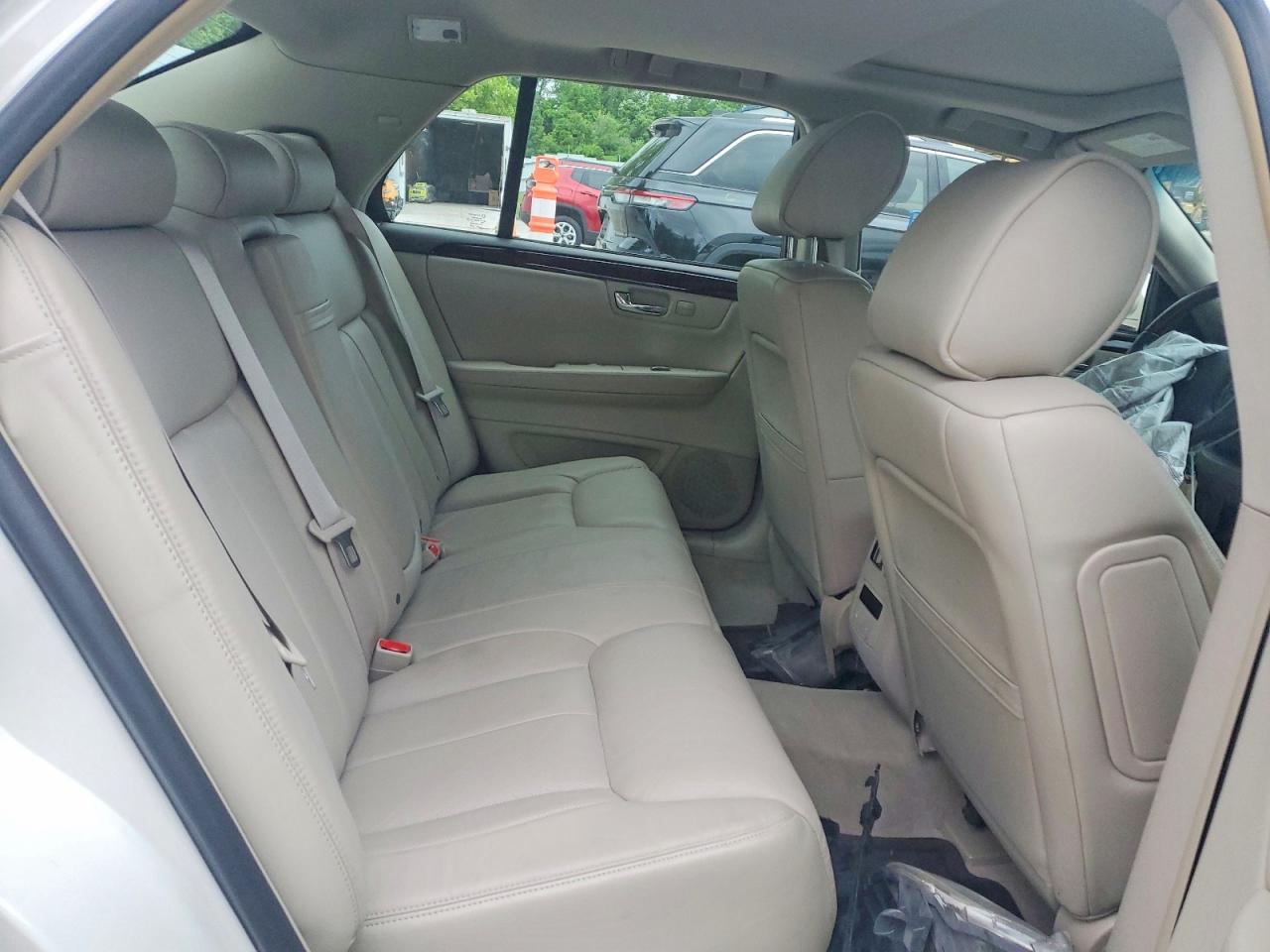 Cadillac DTS Luxury Collection